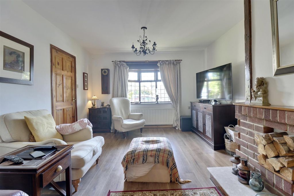 Property photo 2 of 14 Living Room