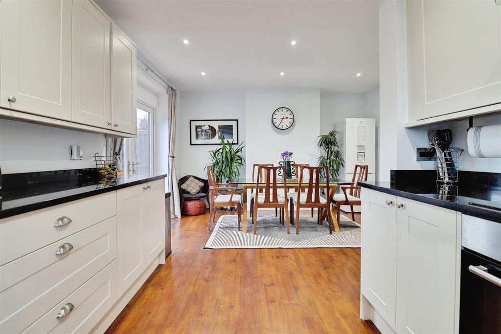 Property photo 2 of 19 2A031Fc4-Img_5727-Img_5729.Jpg