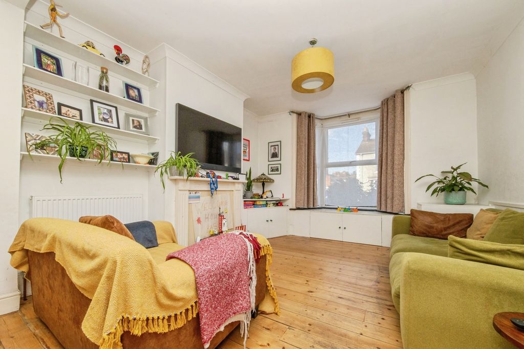 Property photo 3 of 19 Pbox-Img.Jpg