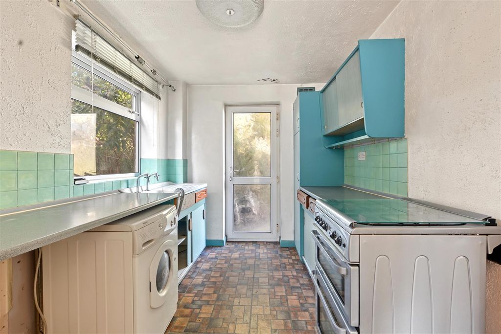 Property photo 3 of 10 Kitchen_2.Jpeg