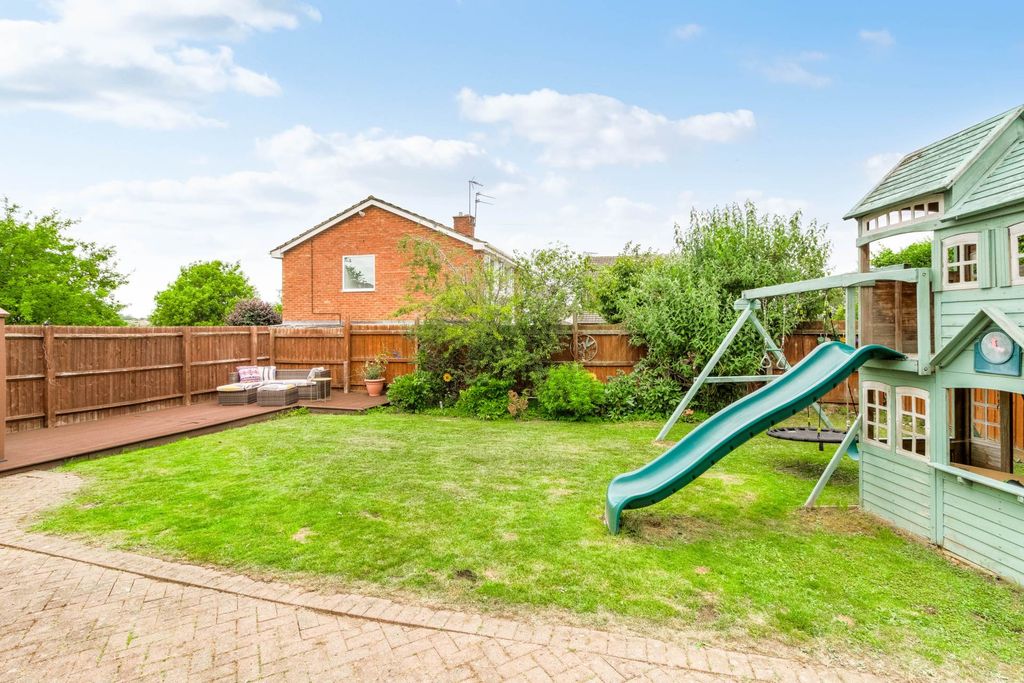 Property photo 2 of 18