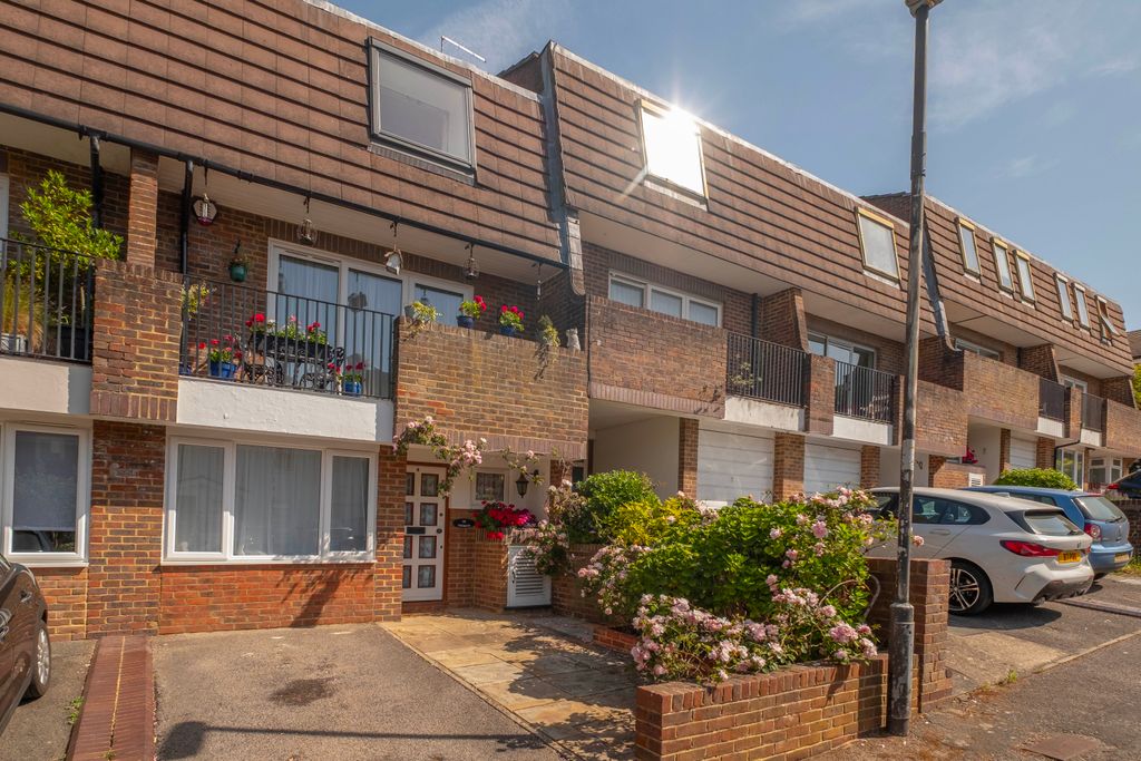 Property photo 1 of 24