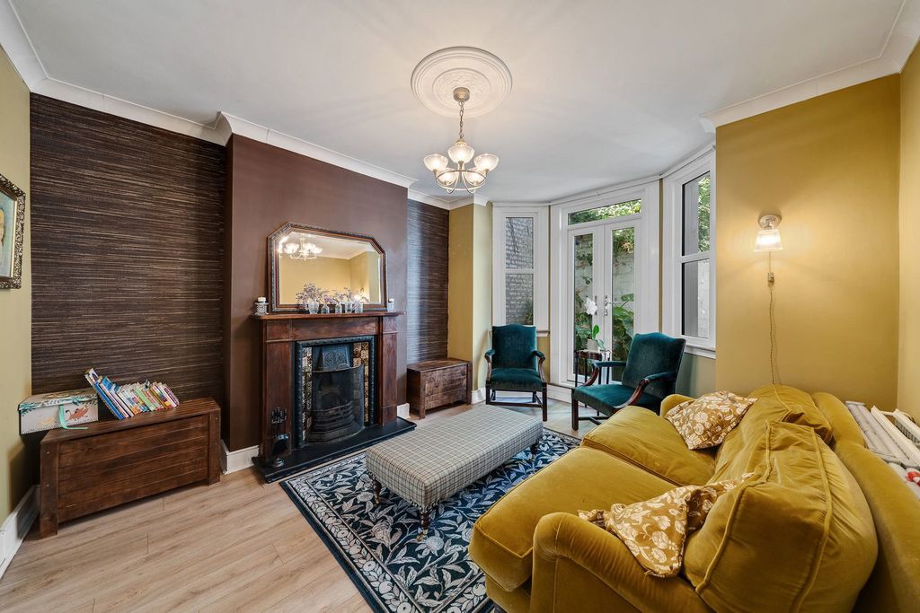 Property photo 1 of 24