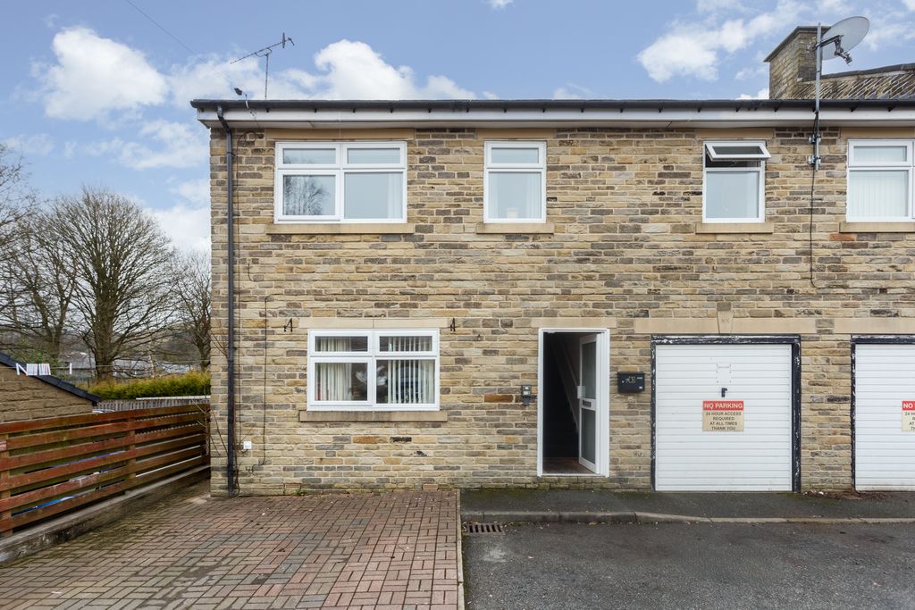 Property photo 1 of 10 External