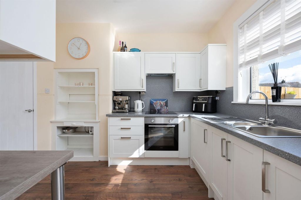 Property photo 3 of 24 6.Jpg