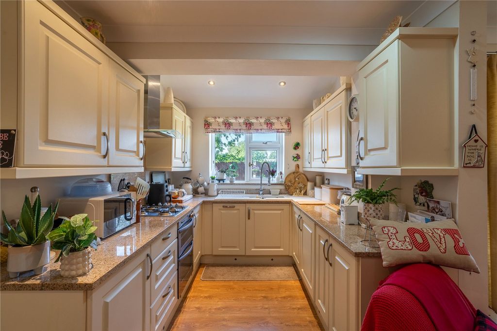 Property photo 2 of 27 Picture No. 04