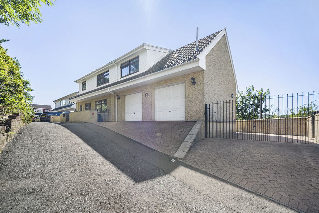 Property photo 1 of 35