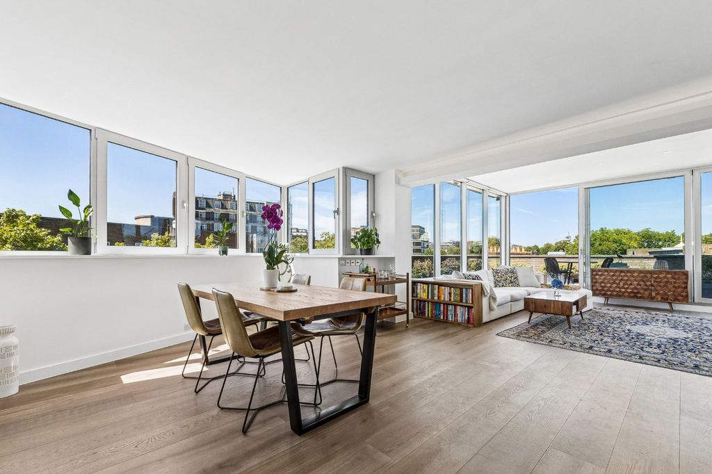 Property photo 1 of 17 Reception Room