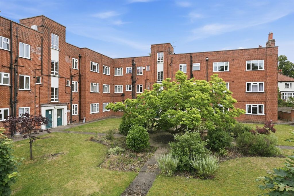 Property photo 1 of 14 Flat128-Earlhamcourt-004.Jpg