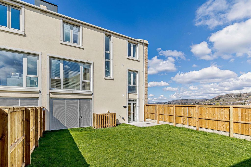 Additional image 18 of 4 bed town house to rentPark Crescent, Matlock Spa, Matlock DE4