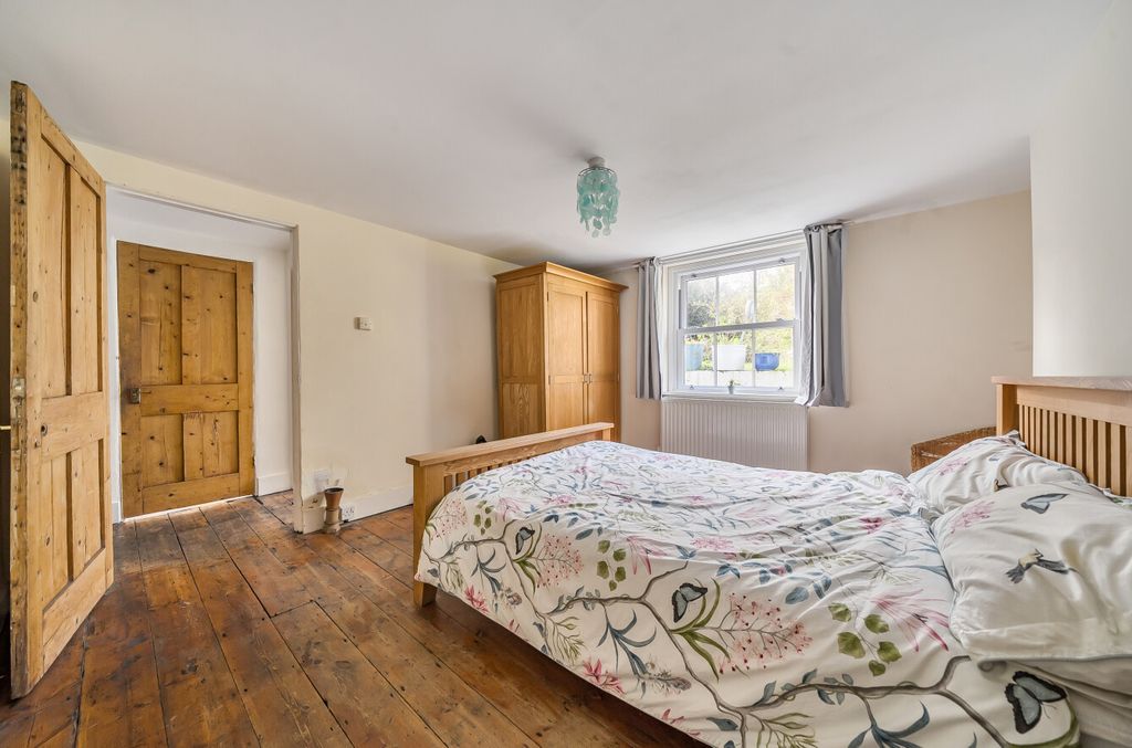 Property photo 3 of 19 1403787-11-697c9A...