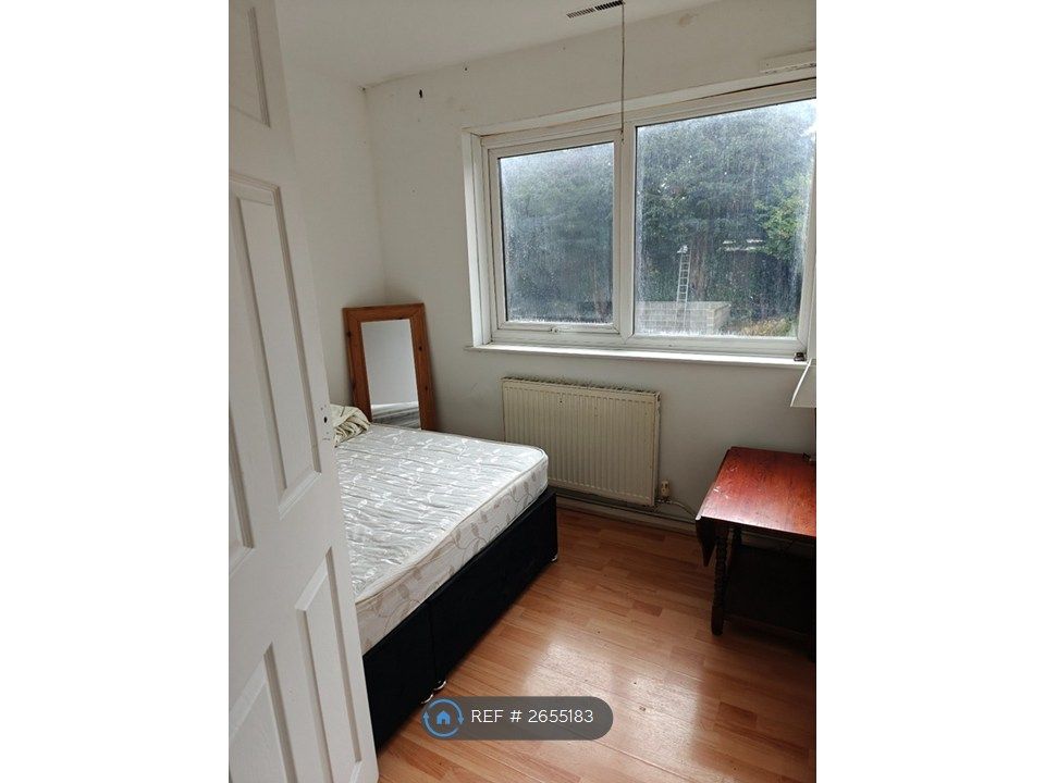 Property photo 3 of 4