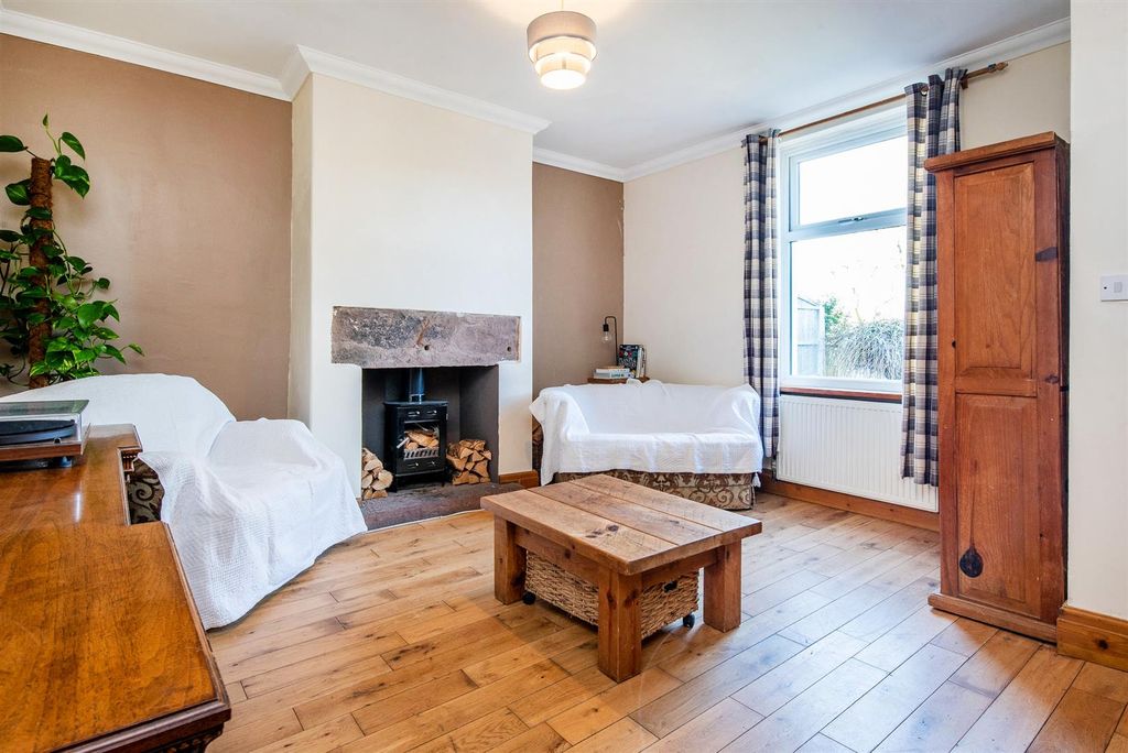 Property photo 2 of 22 Lounge