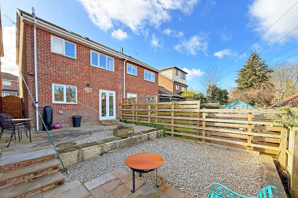 Property photo 3 of 10