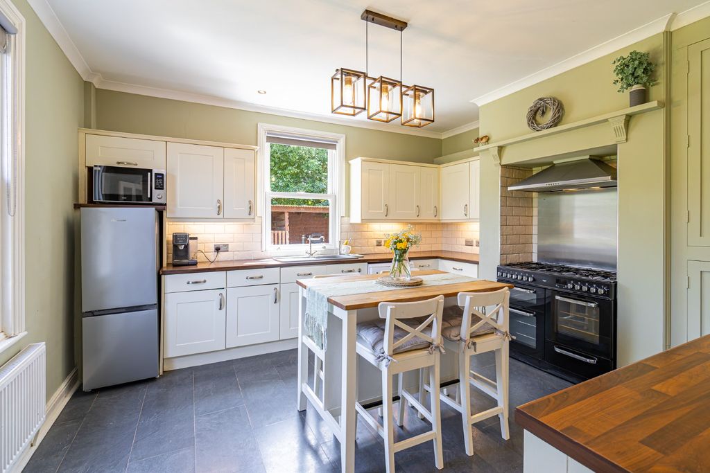 Property photo 3 of 42 5163487