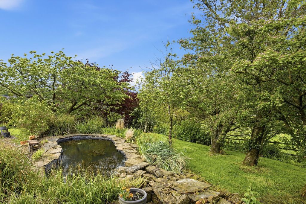 Property photo 3 of 65