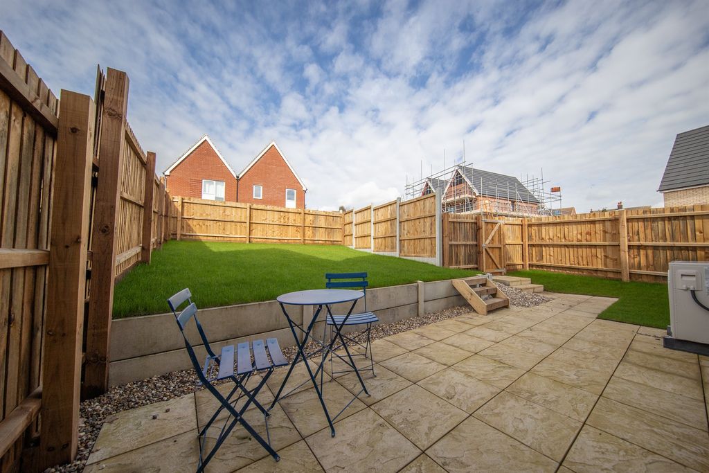 Property photo 3 of 13