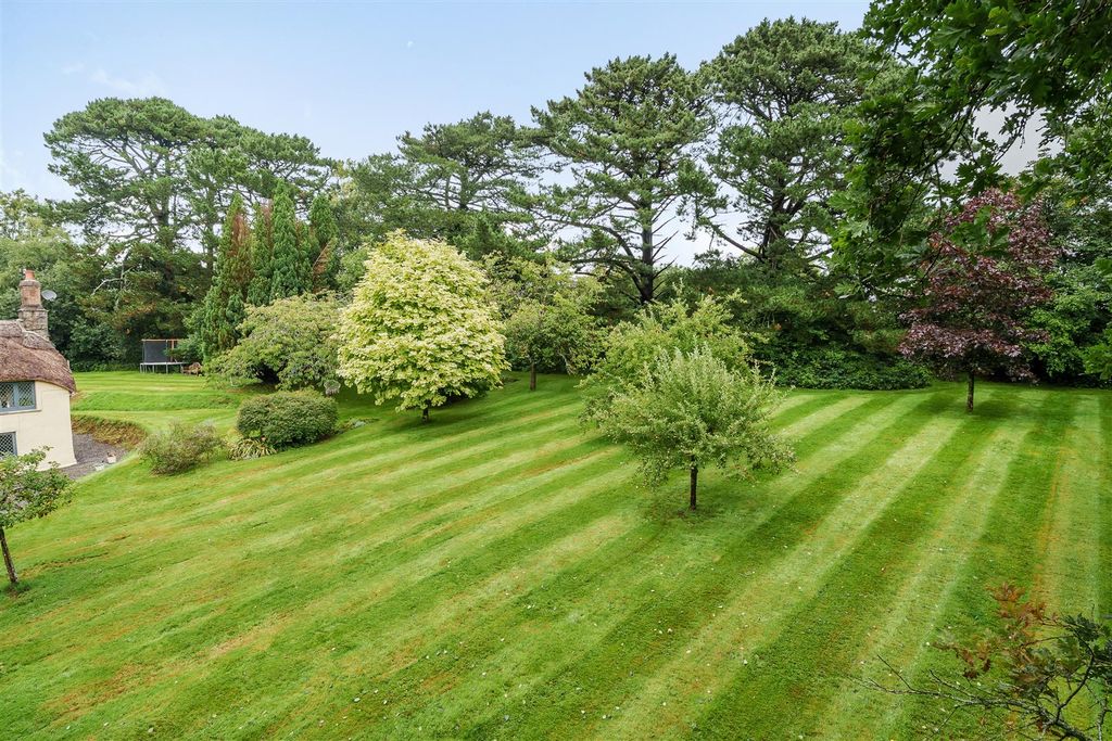 Property photo 2 of 18