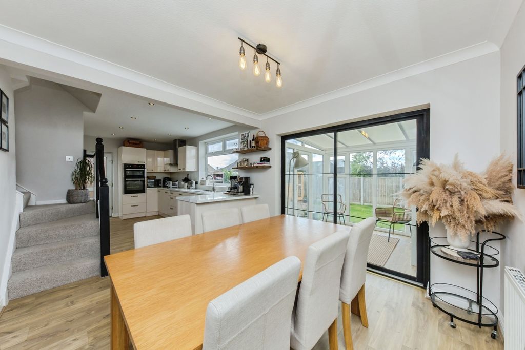 Property photo 3 of 19 Pbox-Img.Jpg