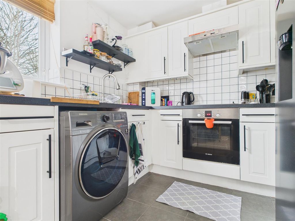 Property photo 3 of 10 Cam01407G0-Pr0069-Still003.Jpg