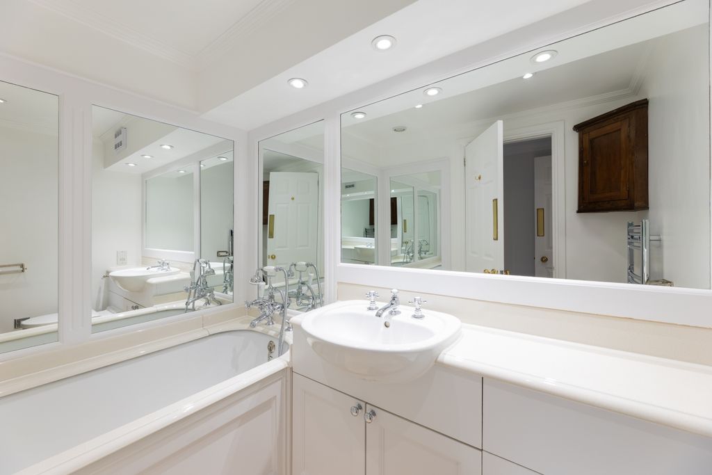 Property photo 3 of 15 Bathroom - 1