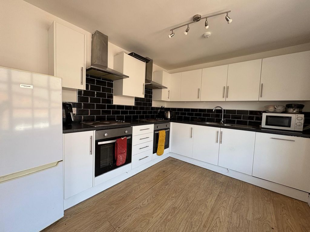 Property photo 3 of 3 Gallery