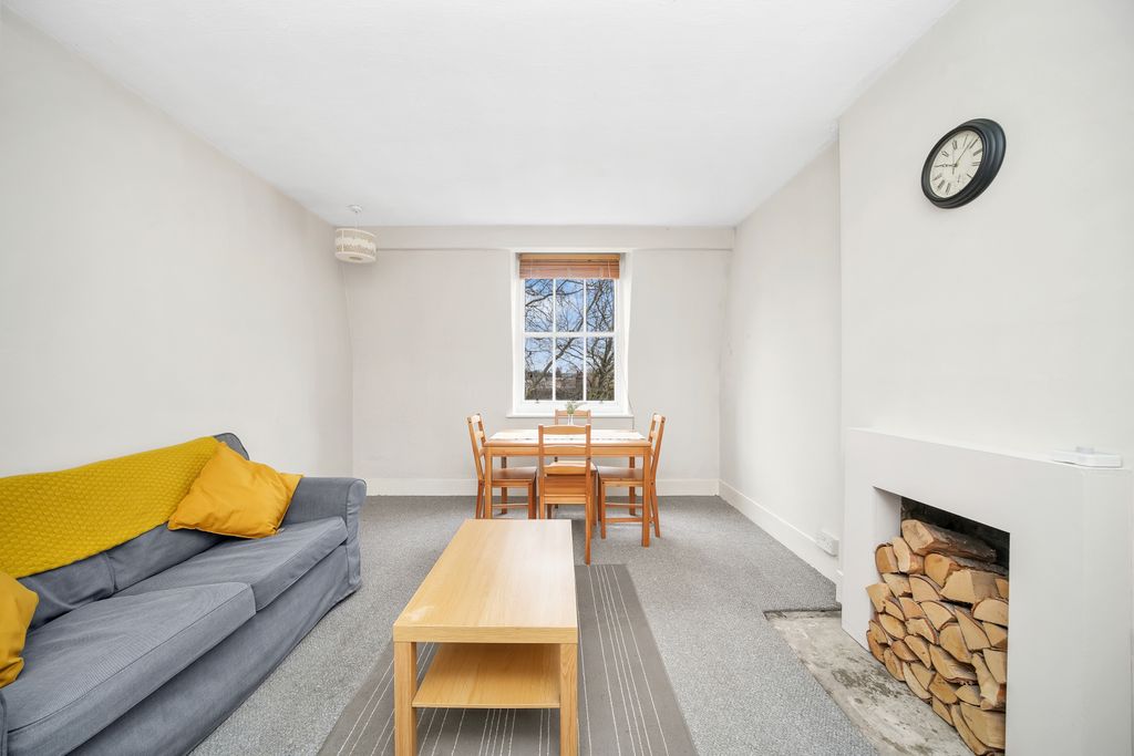 Property photo 3 of 8 Picture No. 02