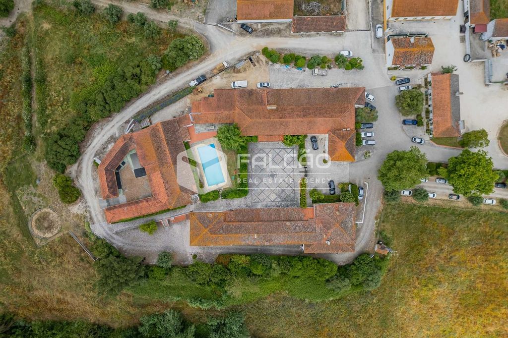 Property photo 3 of 101