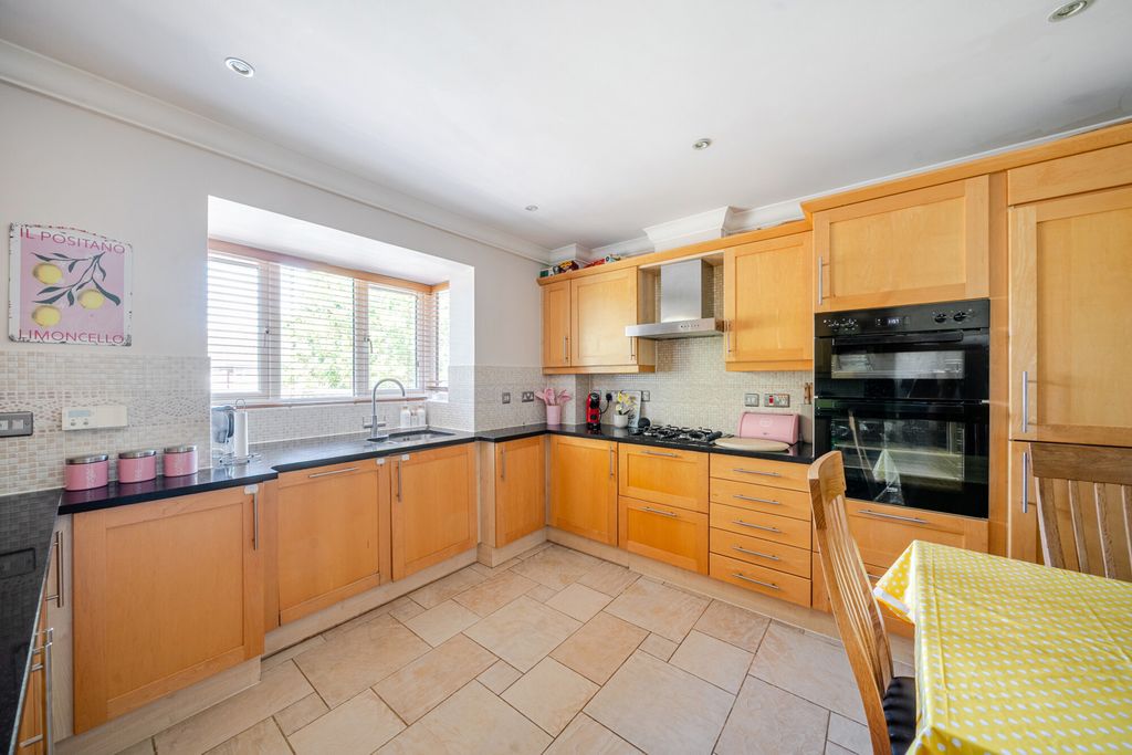 Property photo 2 of 22 Kitchen