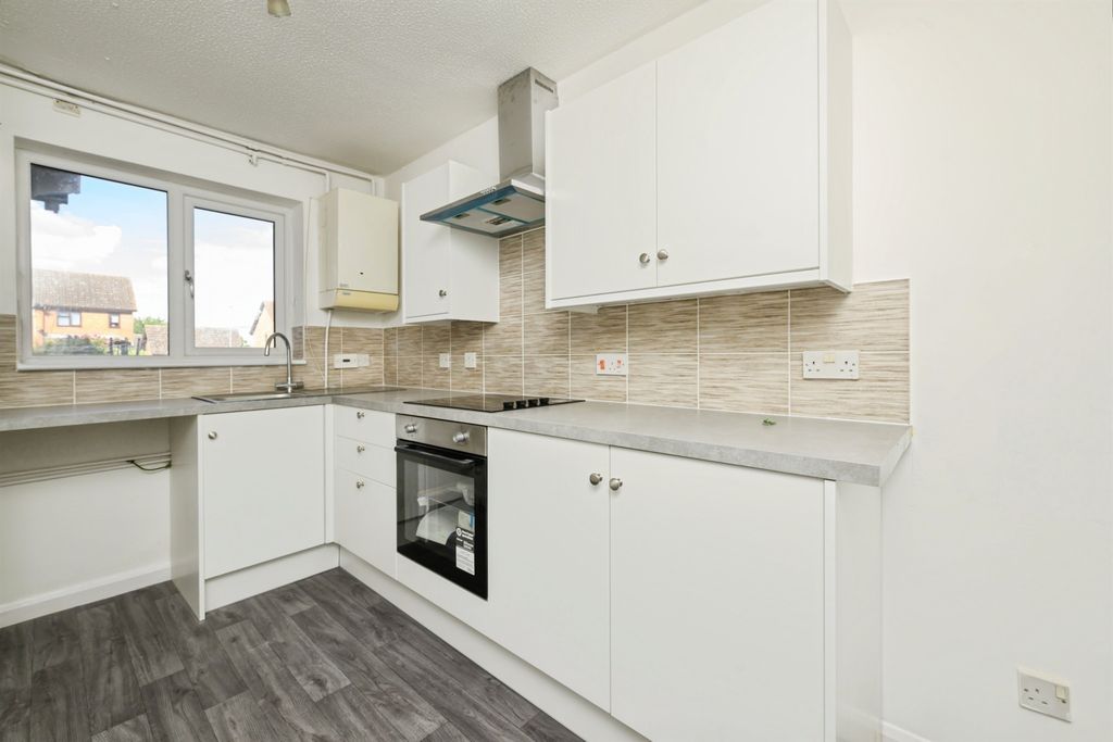 Property photo 3 of 11