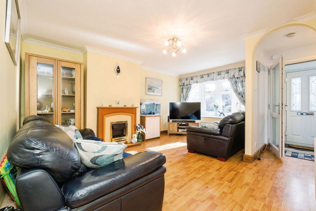 Property photo 2 of 17 Photo
