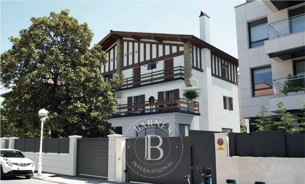 Property photo 3 of 12