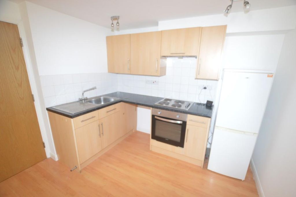 Property photo 3 of 9 Dsc_0040 (Medium).Jpg