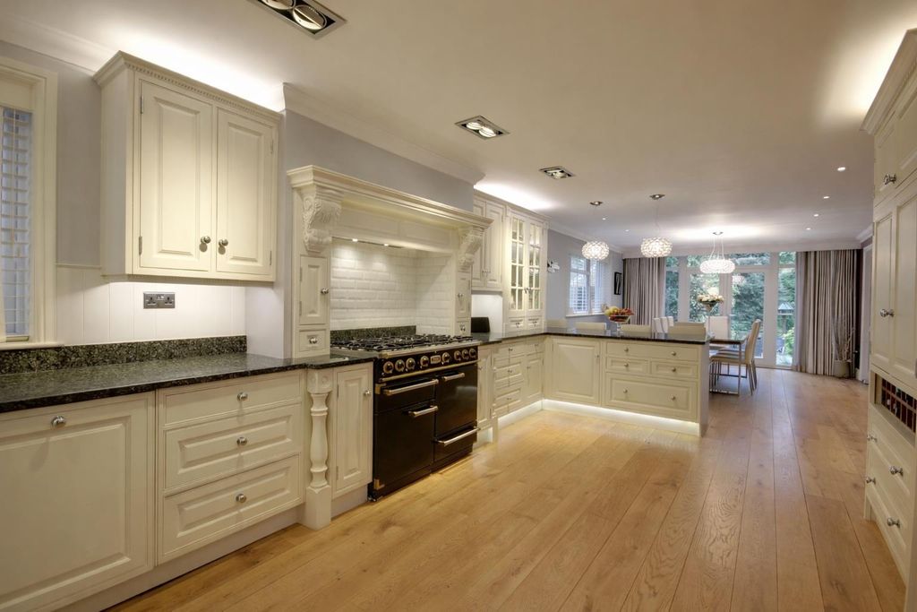 Property photo 3 of 35 Kitchen