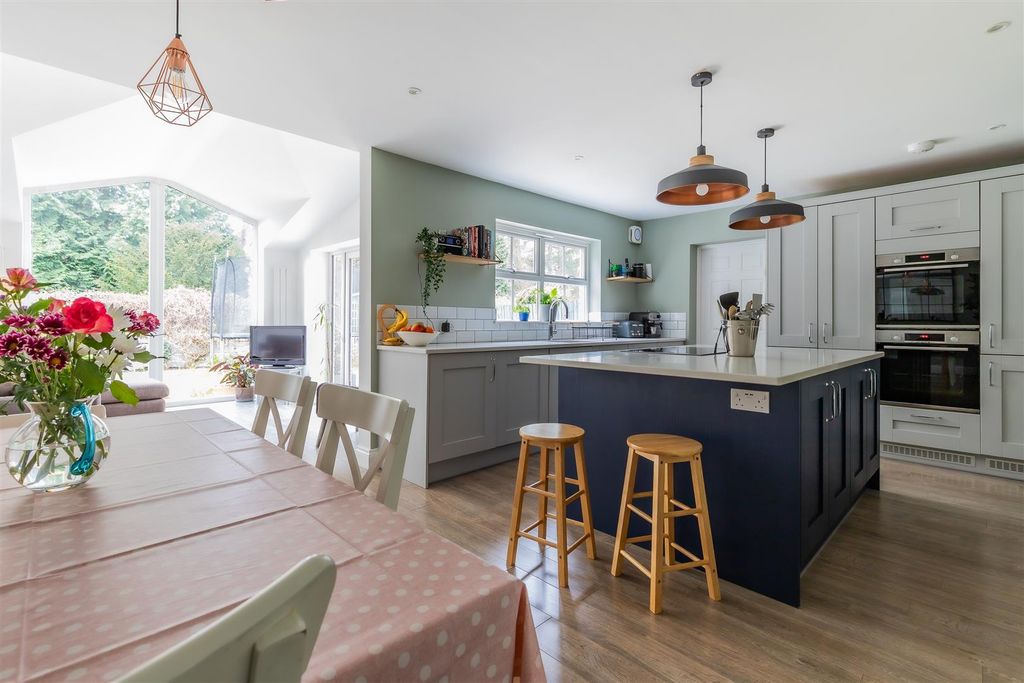 Property photo 3 of 28 23 (14 Of 28).Jpg