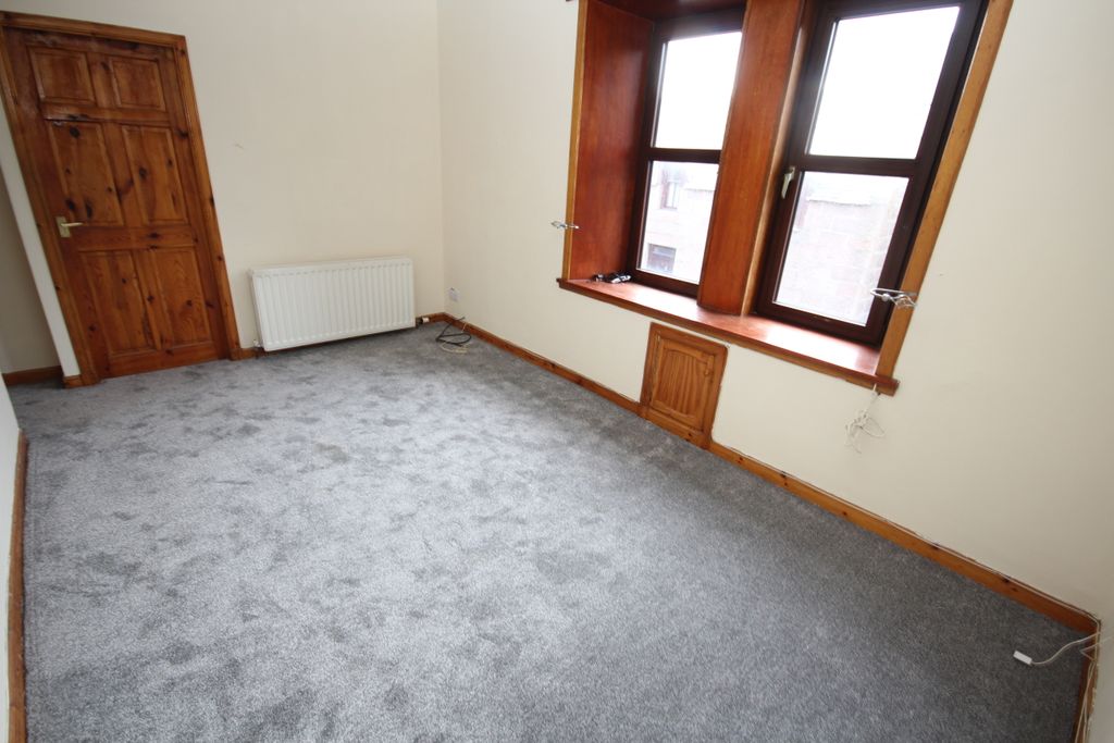 Property photo 2 of 9 Lounge