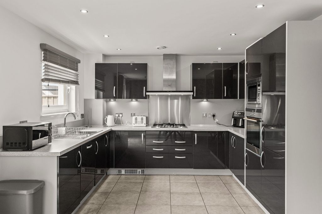 Property photo 3 of 37 5260094