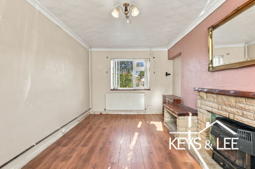 Property photo 3 of 16 5897183