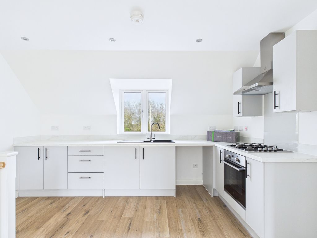 Property photo 3 of 11 Cam01338G0-Pr0165-Still005