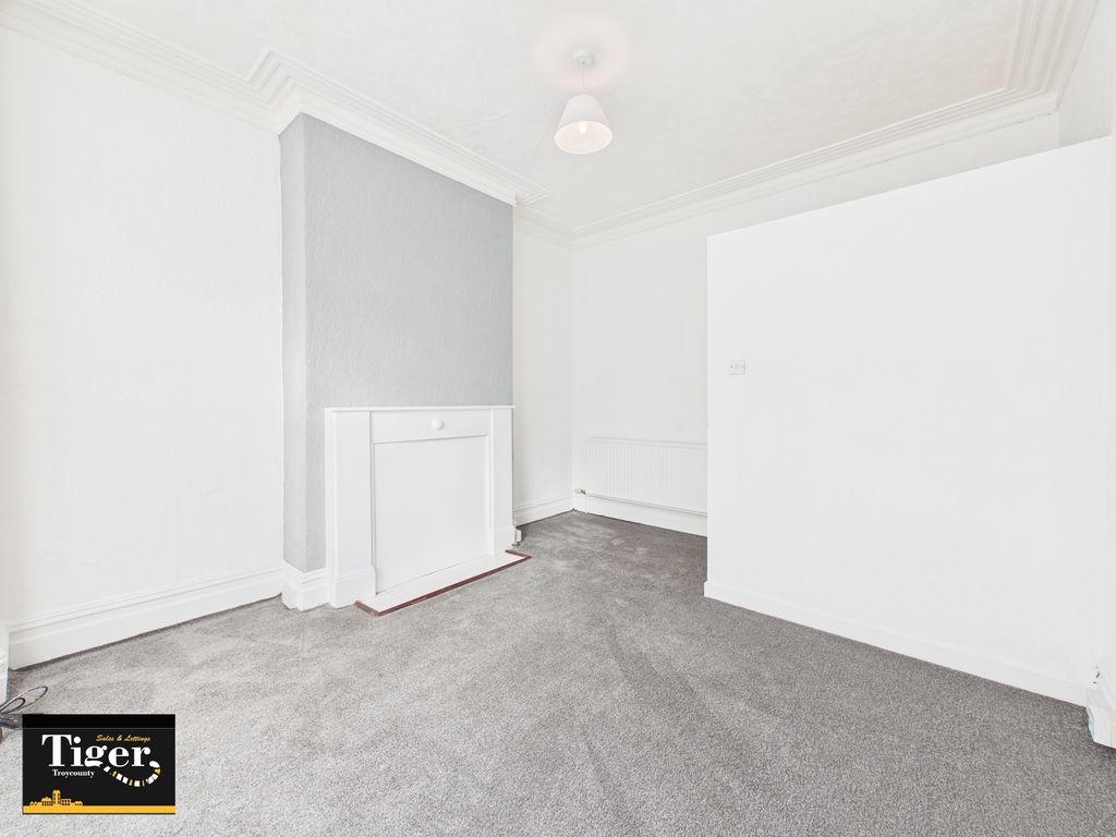 Property photo 2 of 16 Cam03440G0-Pr0570-Still003