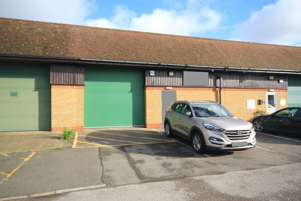 Property photo 1 of 2