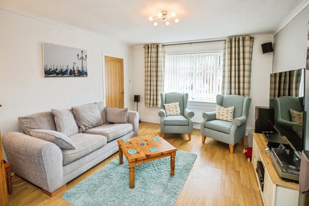 Property photo 2 of 18 Louge