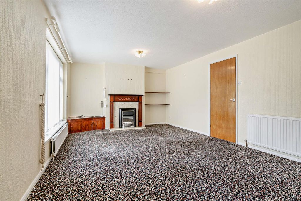 Property photo 3 of 15 8659952-Interior01-800.Jpg