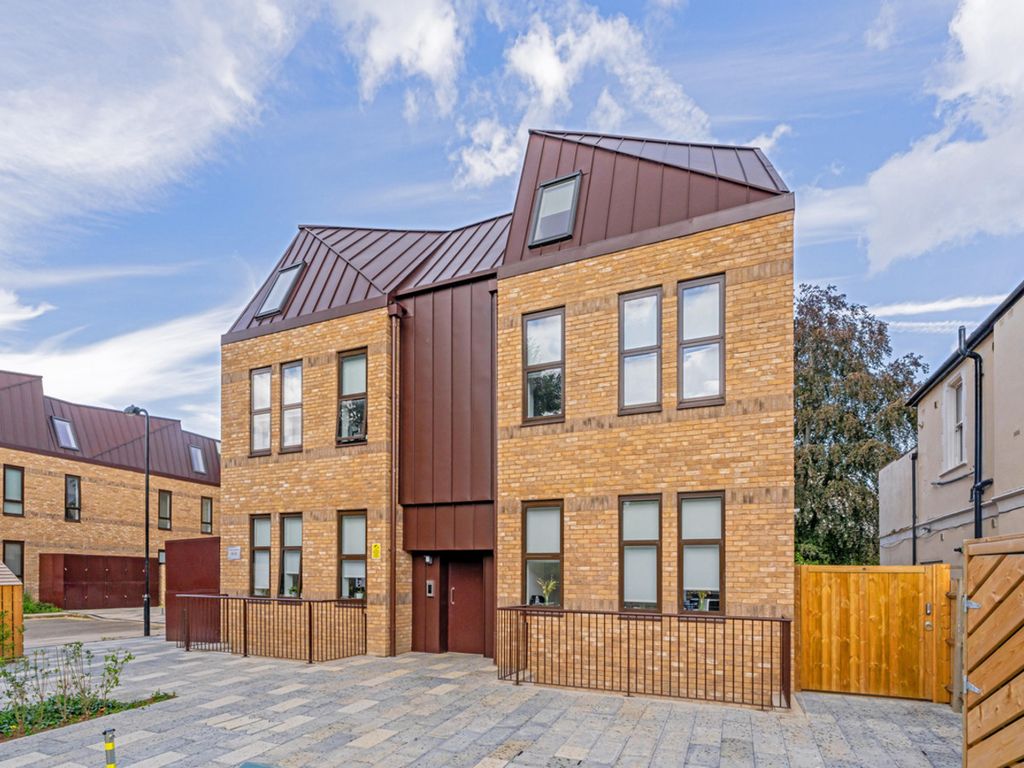 Property photo 1 of 19