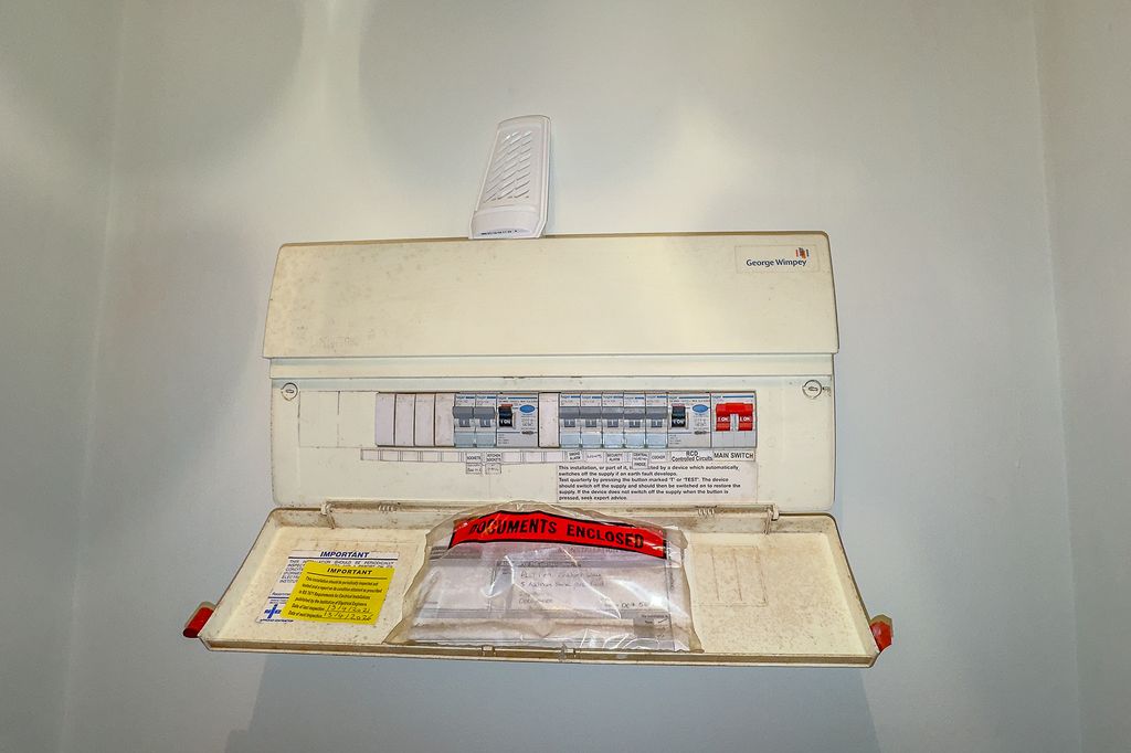 Additional image 14 of 2 bed flat for salePark Road, Ilkeston DE7