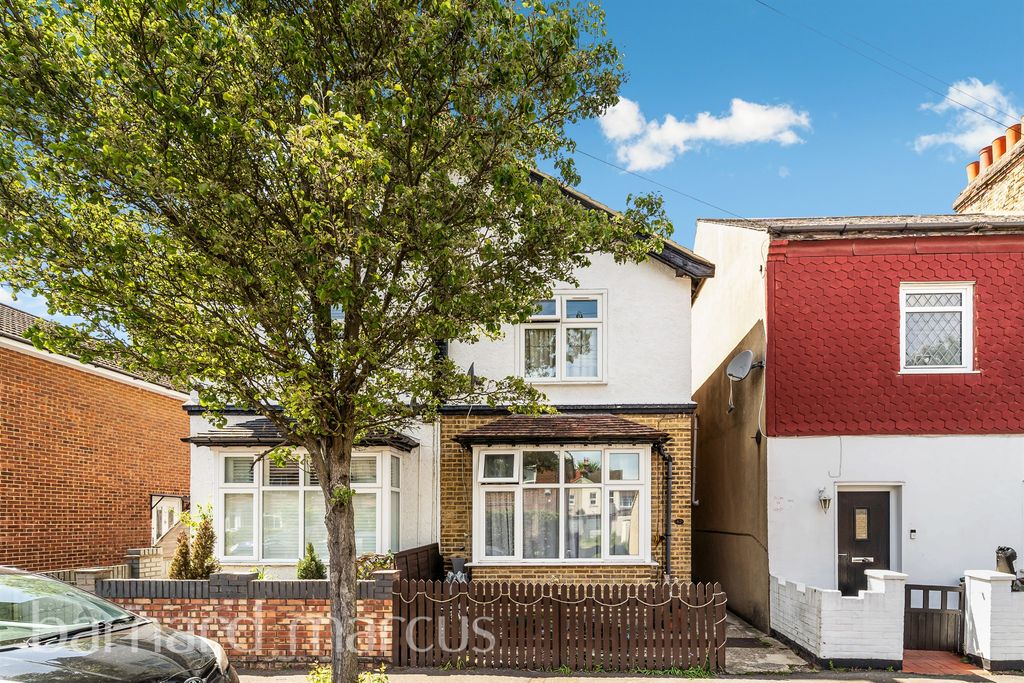 Property photo 1 of 9