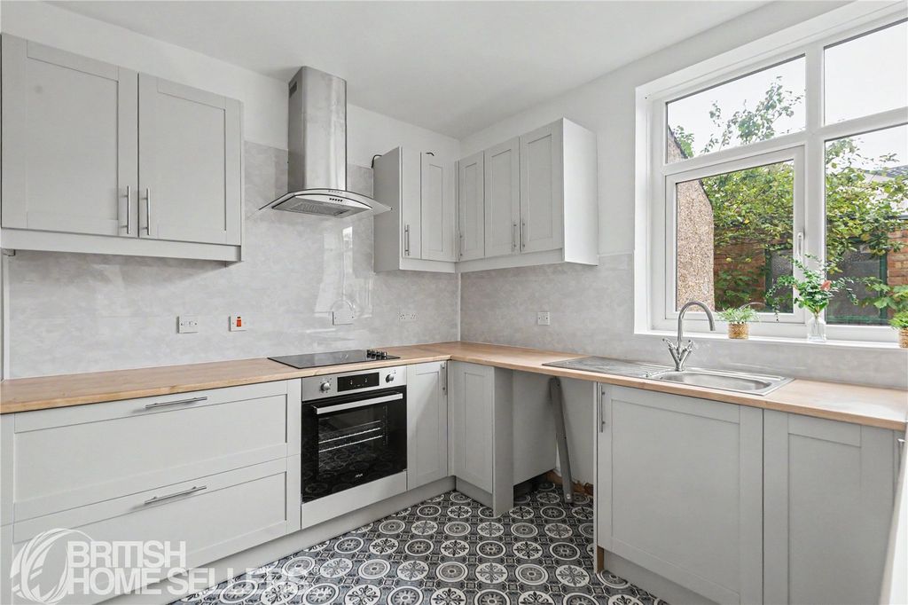 Property photo 3 of 15 Picture No. 15
