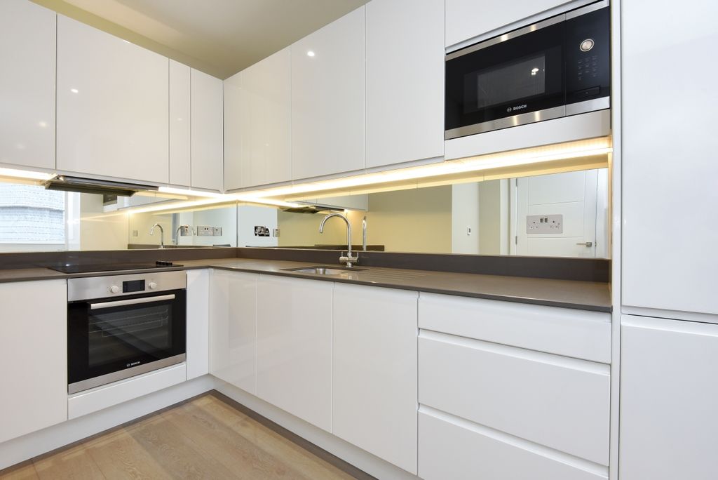 Property photo 2 of 6 Kitchen