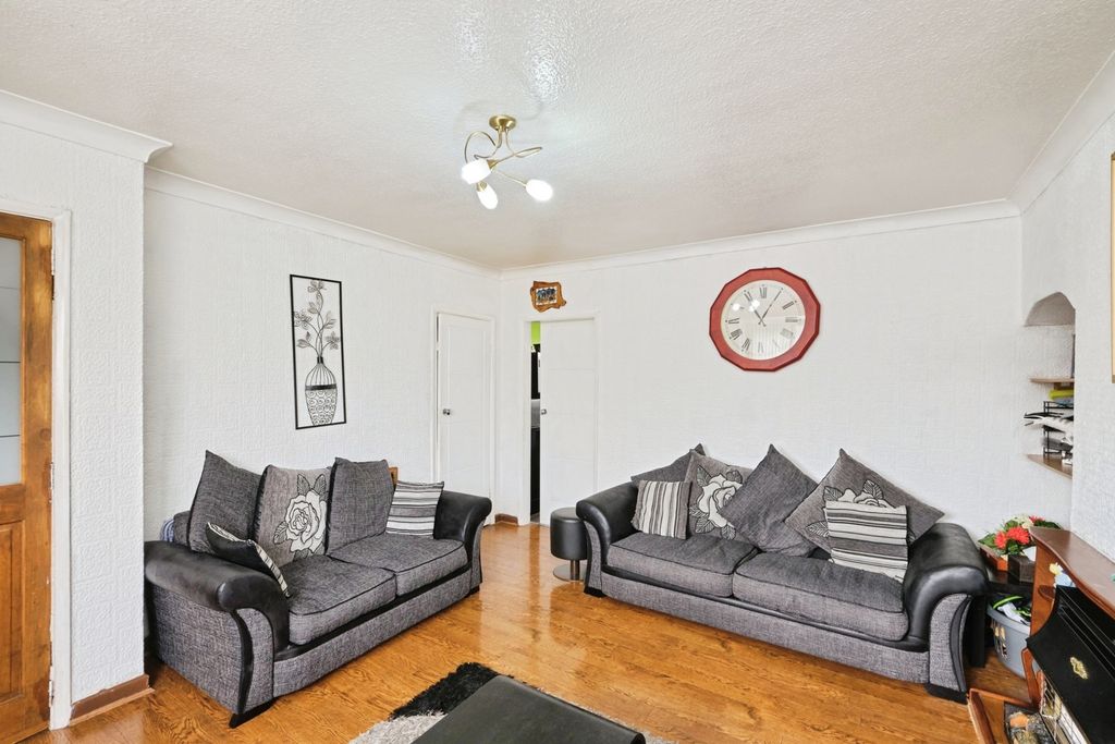 Property photo 2 of 17 Photo