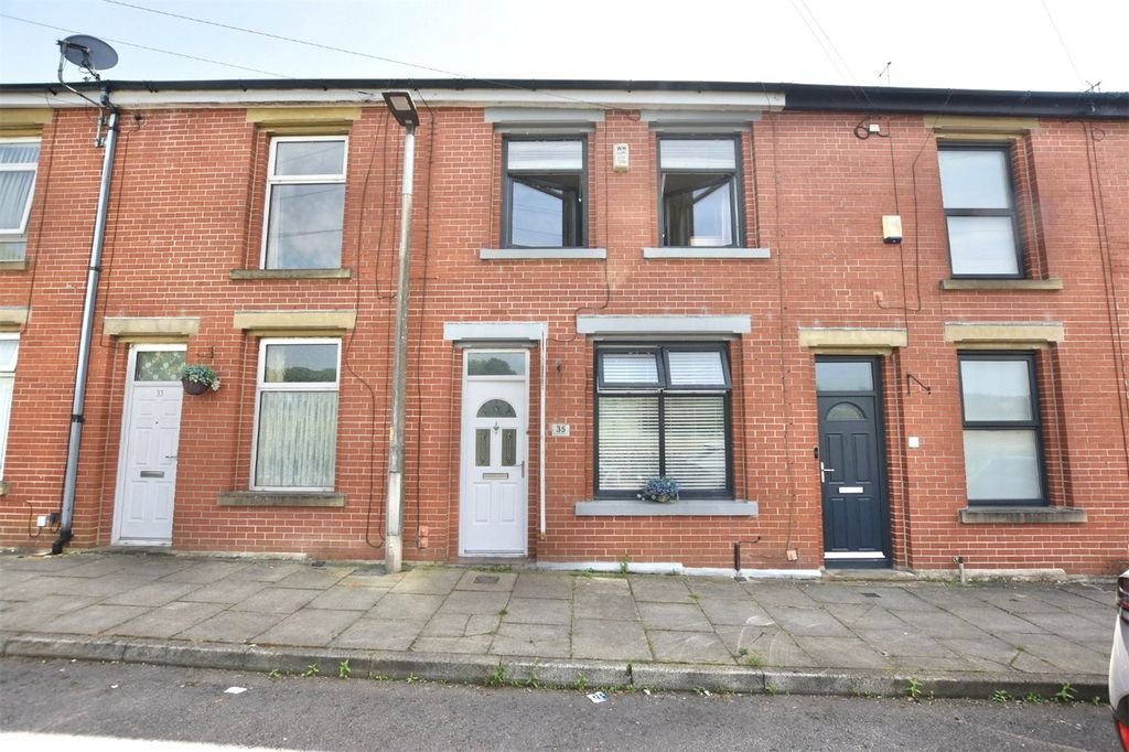 Property photo 1 of 16 External